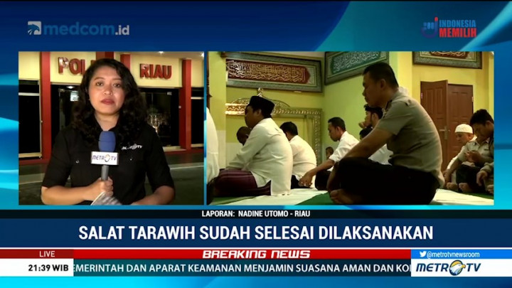 Puluhan Anggota Polda Riau Salat Tarawih Berjamaah