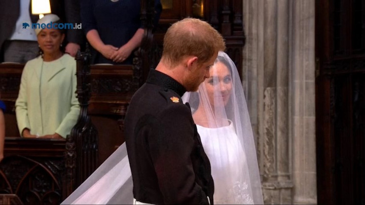 Pangeran Harry dan Meghan Markle Berdampingan di Altar