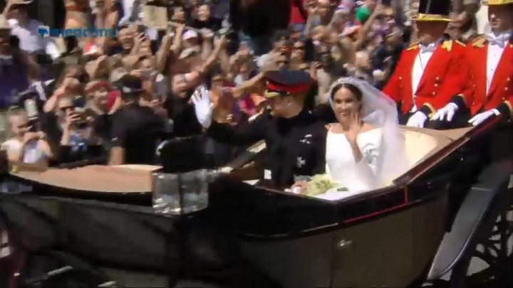 Pangeran Harry dan Meghan Markle Diarak dengan Kereta Kencana