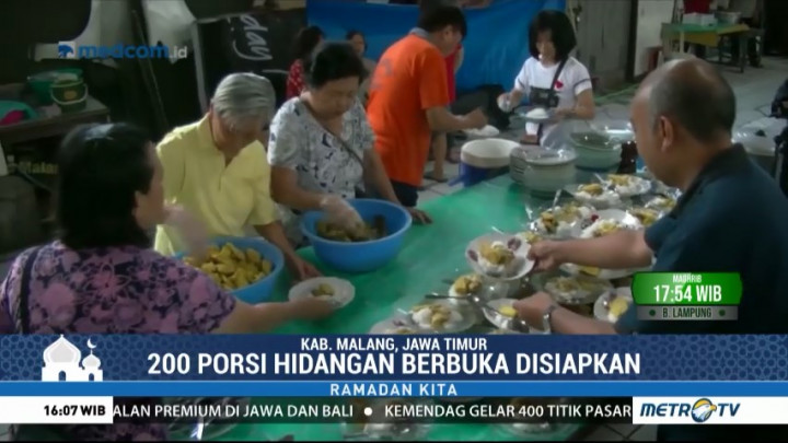 Umat Buddha di Malang Sediakan Hidangan Berbuka Gratis Sejak 1998