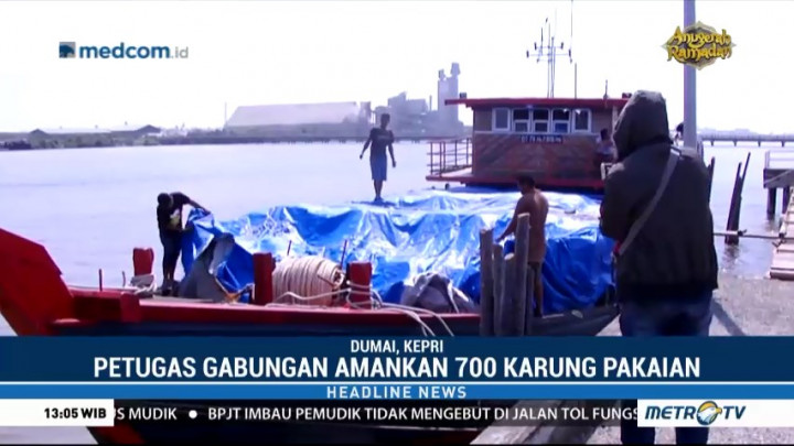Petugas Tangkap Kapal Pengangkut 700 Karung Pakaian Bekas Ilegal
