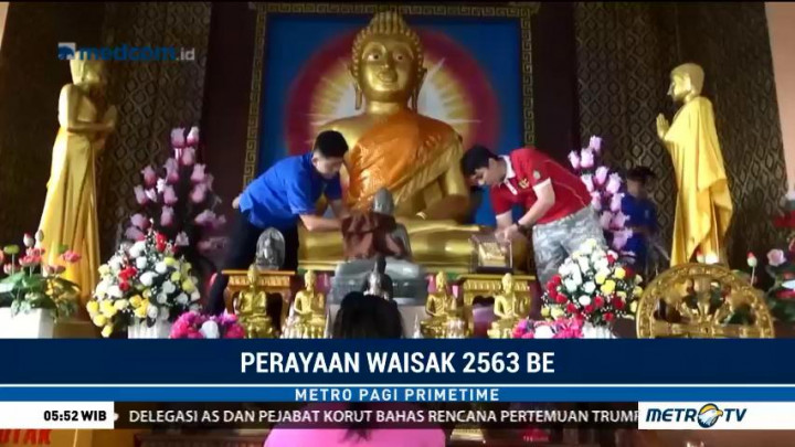 Umat Buddha di Jambi Gelar Tradisi Bersih-Bersih Wihara