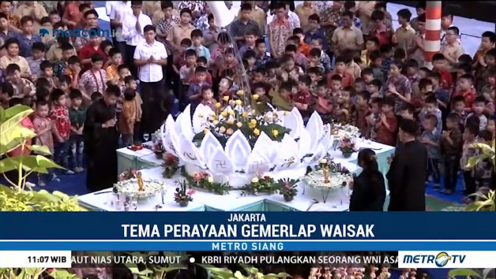 Sekolah Dharma Suci Gelar Peringatan Waisak