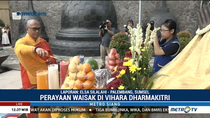 Perayaan Waisak di Wihara Dharmakirti Diawali Lagu Indonesia Raya