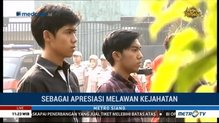 Polisi Beri Penghargaan Bagi Korban Begal di Bekasi