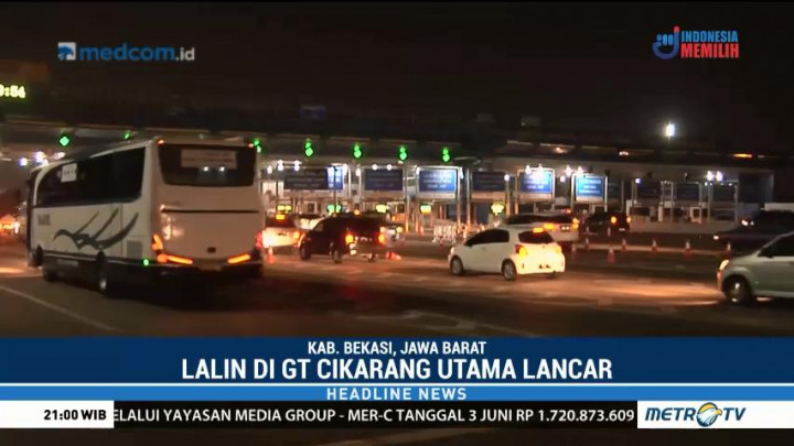 Lalu Lintas di Gerbang Tol Cikarang Utama Lancar