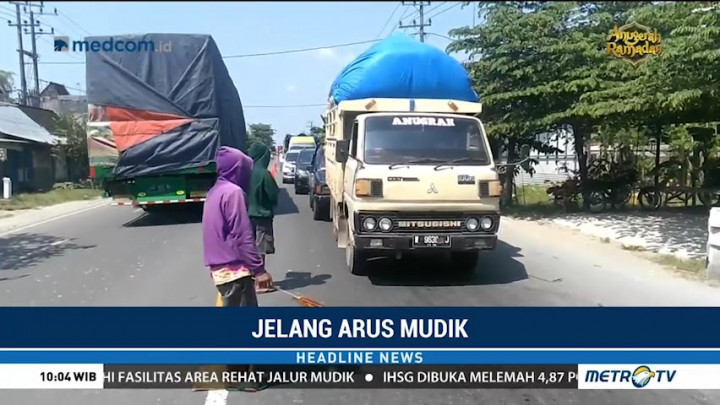 Pelebaran Jembatan di Bojonegoro Sebabkan Kemacetan Panjang