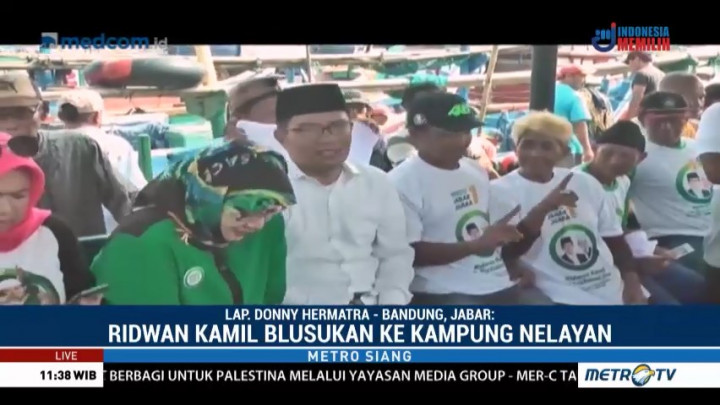 Ridwan Kamil Sapa Nelayan di Pelabuhan Ratu
