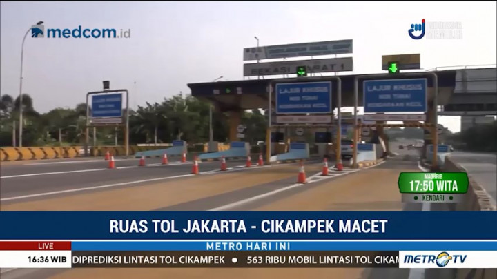 Arus Lalu Lintas di Gerbang Tol Bekasi Barat 1 Lancar