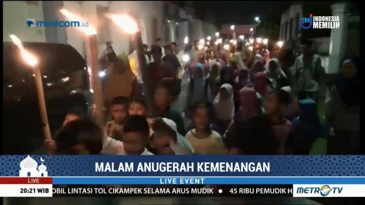 Anak-Anak di Surakarta Ikuti Pawai Obor