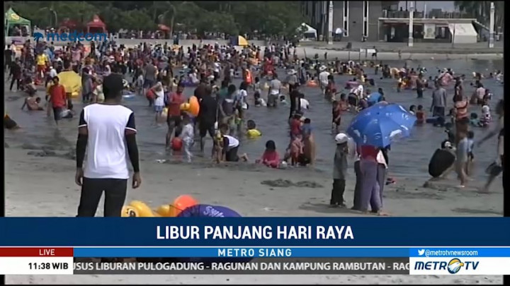 Pantai Ancol Dipadati Pengunjung