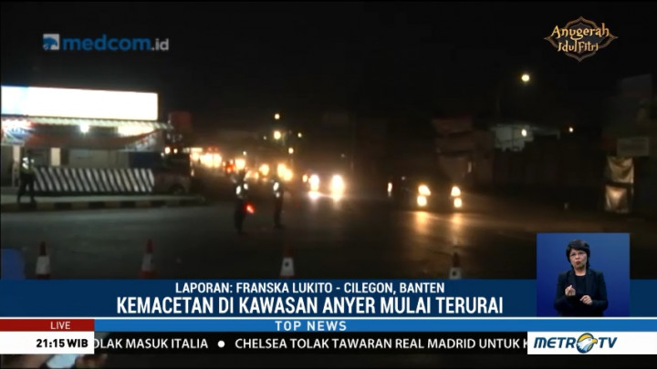 Kepadatan di Kawasan Pantai Anyer Terurai