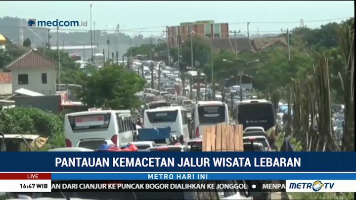 Antrean Kendaraan Menuju Anyer Capai 9 Km