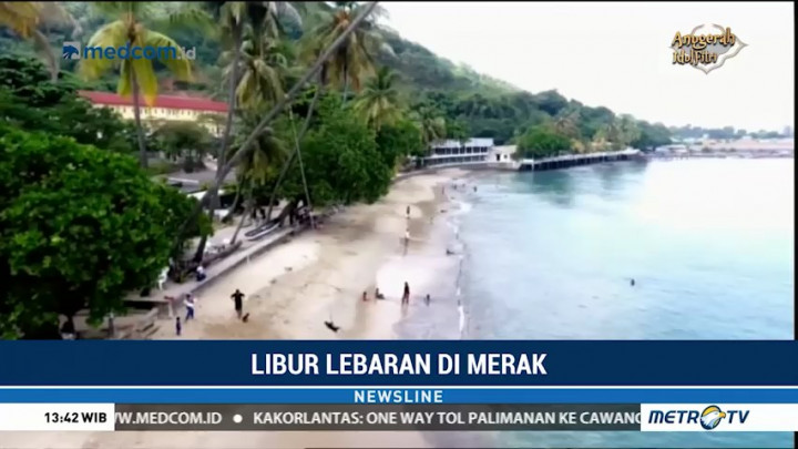 Berlibur di Pantai Merak