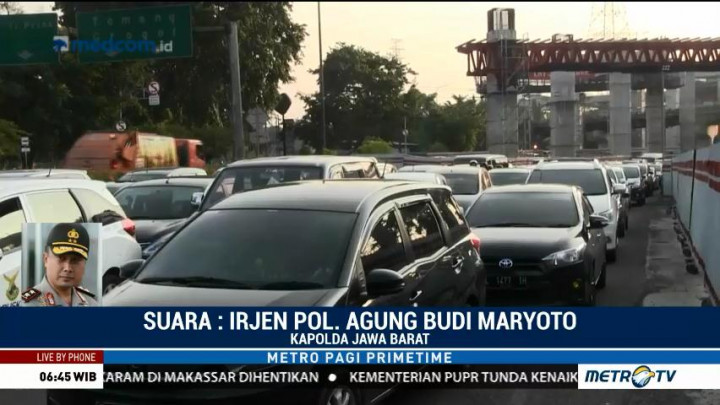 Jalur Alternatif Macet Akibat Sistem Satu Arah di Tol