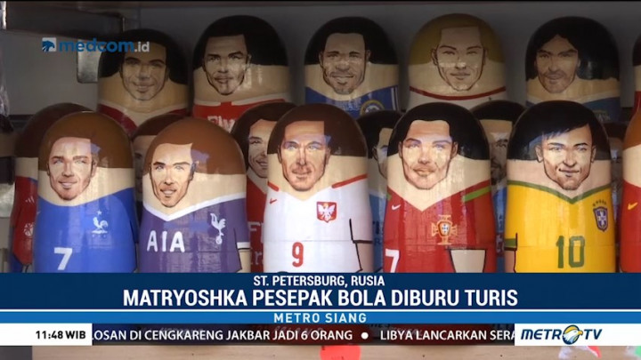 Demam Piala Dunia, Matryoshka Pesepak Bola Diburu Turis