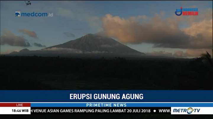 Gunung Agung Terus Kepulkan Asap Putih Tipis