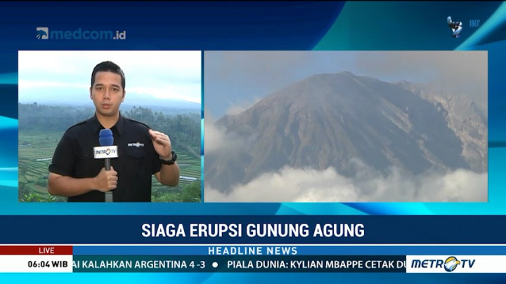 Api Terlihat Muncul di Puncak Gunung Agung
