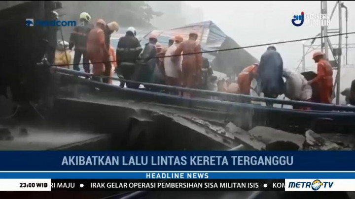 Jembatan Penyeberangan di Stasiun Kereta Mumbai Runtuh