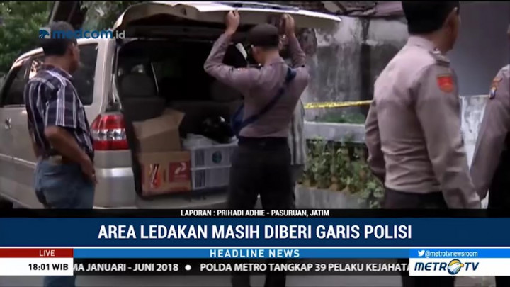 Petugas Sita Gotri dan Paku dari TKP Ledakan Pasuruan