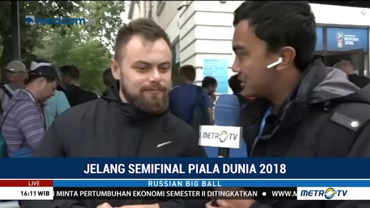 Suporter PD 2018 Antusias Berburu Tiket Semifinal