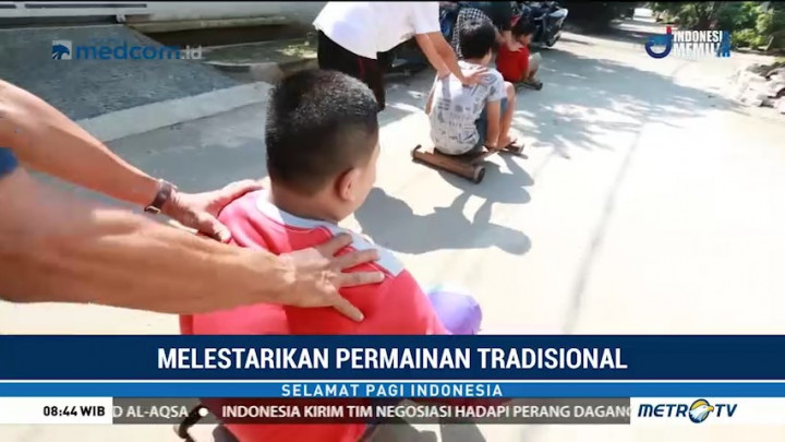 Melestarikan Permainan Tradisional