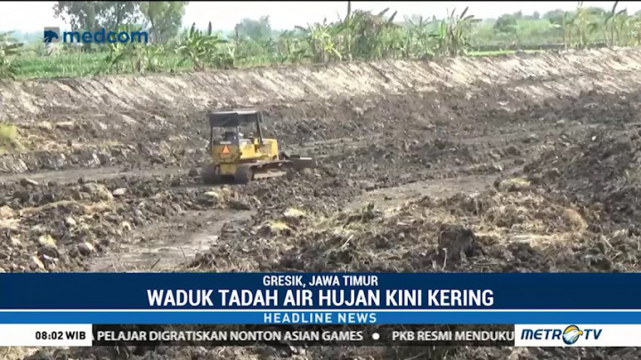 Waduk Irigasi di Gresik Mengering