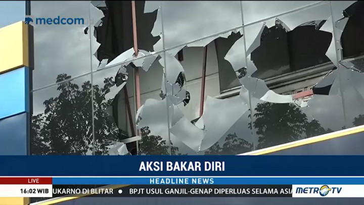 Tak Terima Mobil Ditarik, Pria Ini Bakar Diri di Kantor Leasing