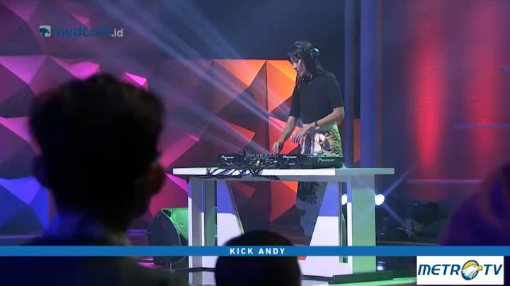 Di Balik Gemerlap Bintang (5)