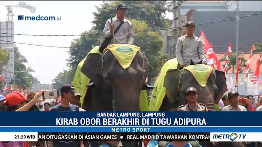 Kirab Obor Asian Games di Bandar Lampung Dikawal Dua Gajah