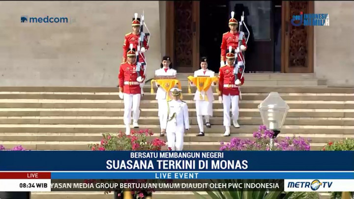 Kirab Bendera Pusaka Menuju Istana