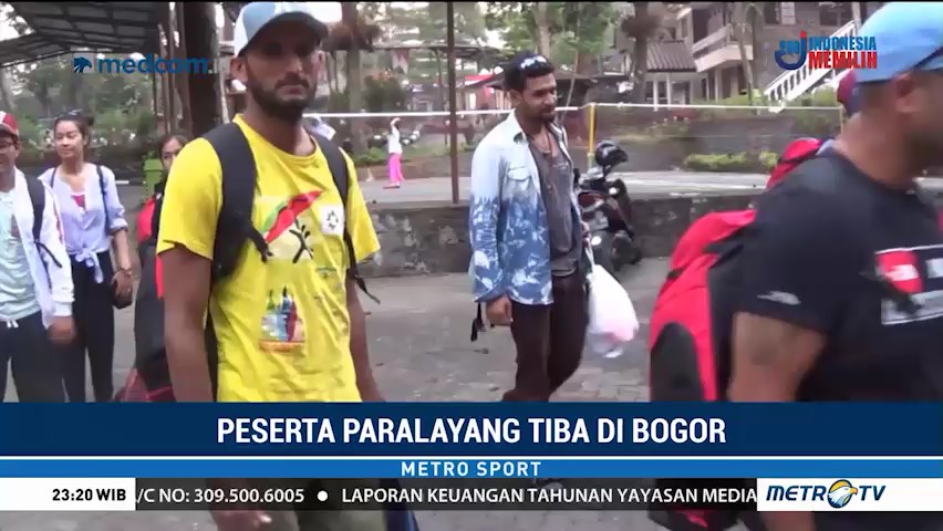 Peserta Cabor Paralayang Tiba di Bogor