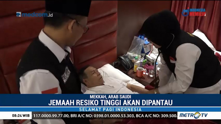 Petugas Cek Kesehatan Jemaah Jelang Wukuf di Arafah