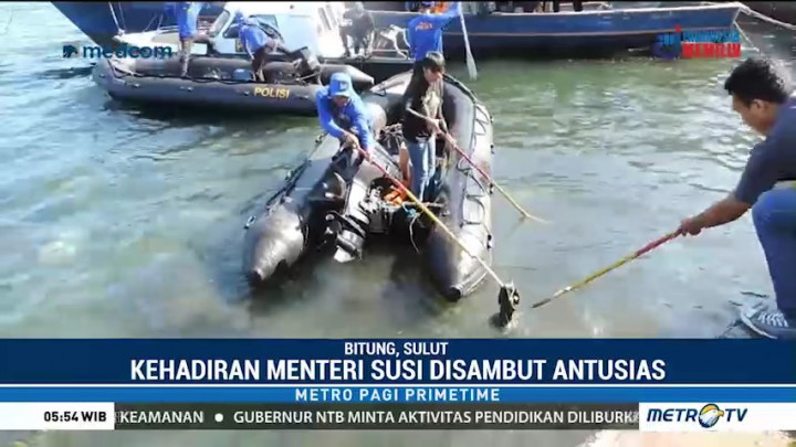 Menteri Susi Pimpin Gerakan Menghadap Laut