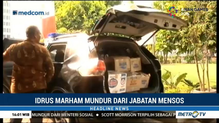 Idrus Marham Kemasi Barang di Kantornya