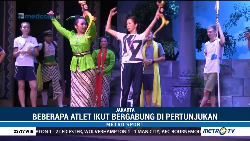 Puluhan Atlet Nikmati Pertunjukan Wayang