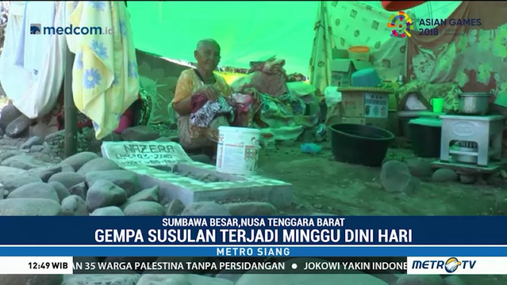 Khawatir Gempa Susulan, Warga Sumbawa Mengungsi di Pemakaman