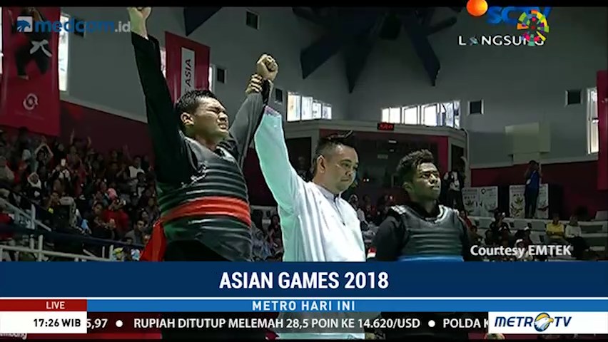 <i>Hujan Emas</i> di Padepokan Pencak Silat TMII