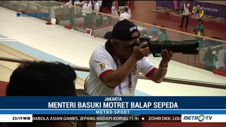 Aksi Menteri Basuki Jadi Fotografer di Asian Games 2018