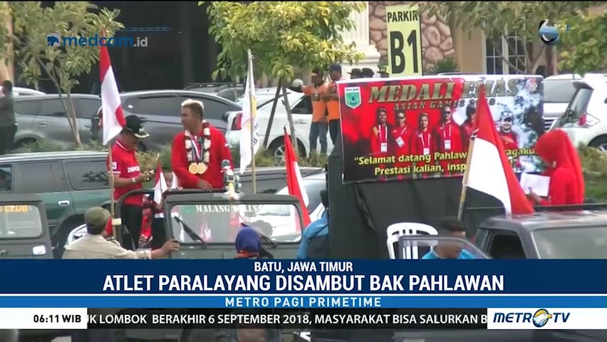 Atlet Paralayang Diarak Keliling Kota