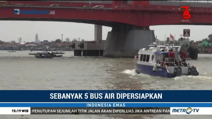 Serunya Atlet dan Official Asian Games Berkeliling Sungai Musi