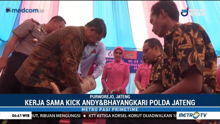 Kick Andy Foundation-Bhayangkari Polda Jateng Bagikan Kaki Palsu di Purwerejo