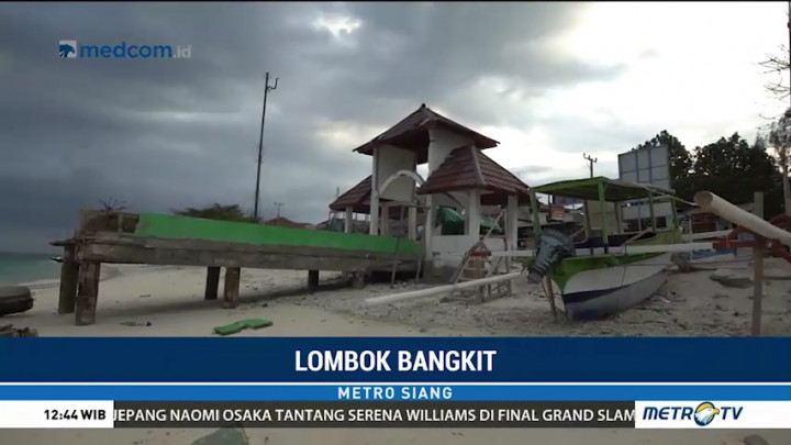 Warga Lombok Membangun Kembali Kehidupan
