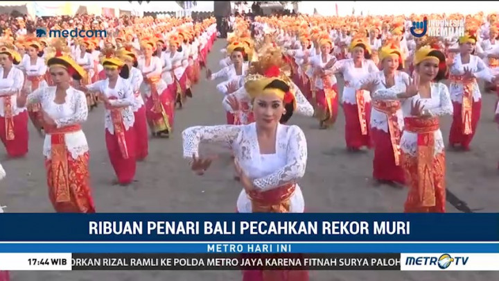 2 Ribu Penari Tenun Bali Pecahkan Rekor MURI