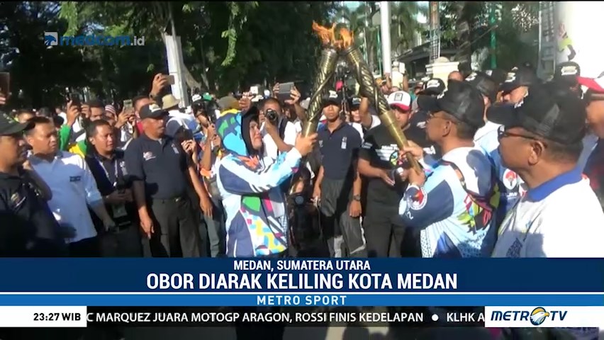 Arak-arakan Obor Asian Para Games Keliling Kota Medan