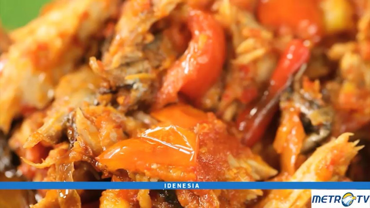 Mencicipi Makanan Khas Manado