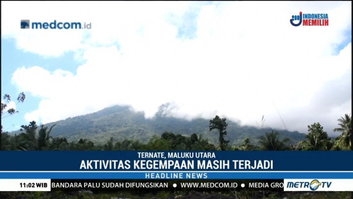 Gunung Gamalama Tertutup Kabut Tebal