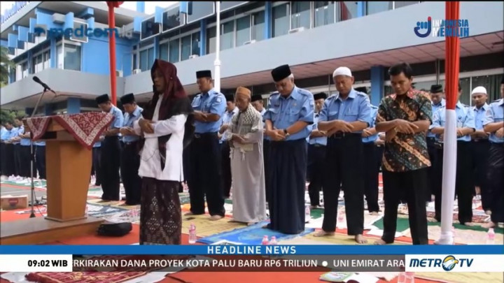 Karyawan PDAM Tirta Moedal Salat Minta Hujan
