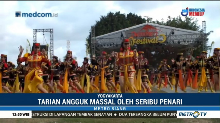 Seribu Orang Tampilkan Tari Kolosal Angguk