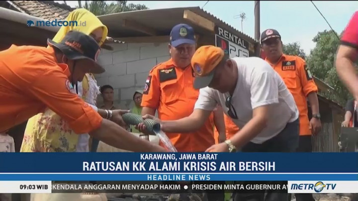 DPRD Bersama BPBD dan PDAM Kabupaten Karawang Distribusikan Air Bersih